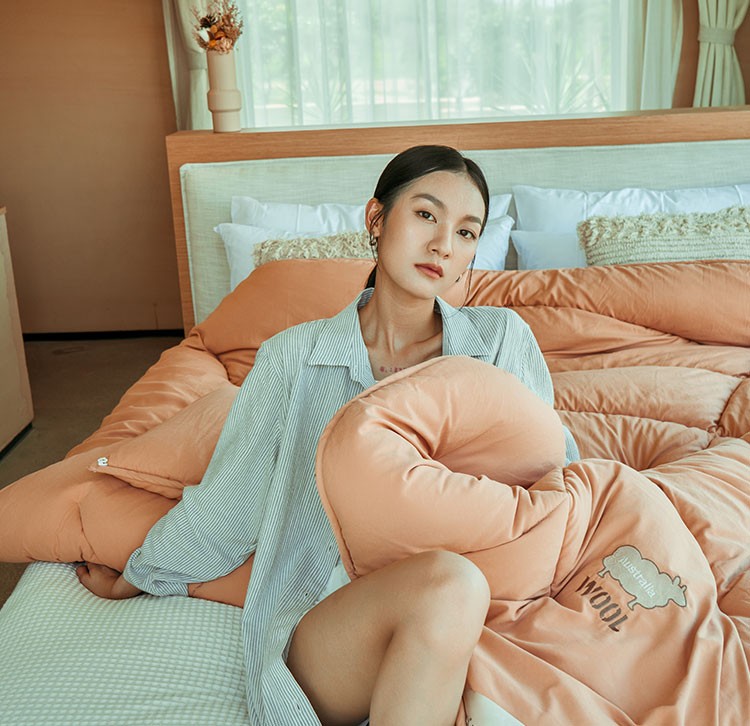 睡美容觉，怎能少了抗菌防螨又温暖助眠的冰球突破人生就是博澳洲羊毛被。
