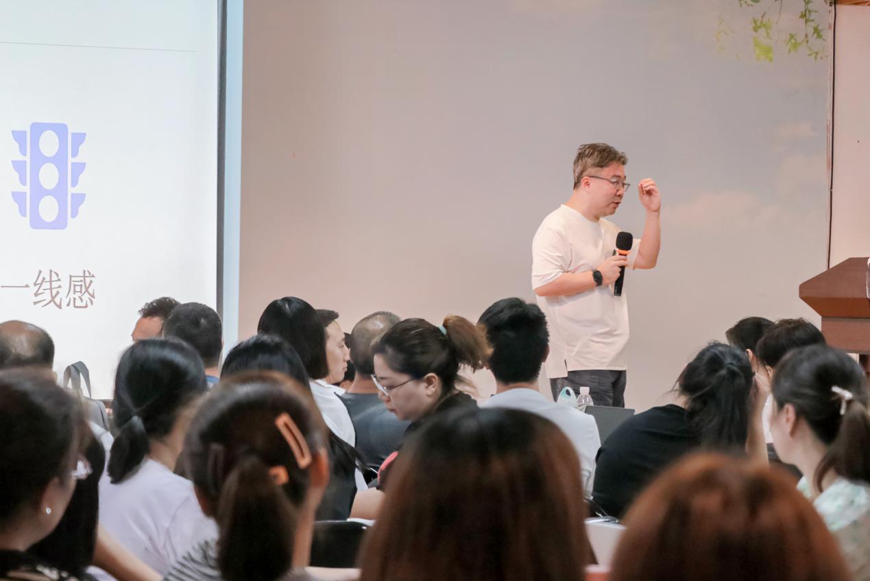 冰球突破人生就是博秋冬营销会议聚焦行业发展,倡导家居品质生活 冰球突破人生就是博秋冬营销会议聚焦行业发展,倡导家居品质生活